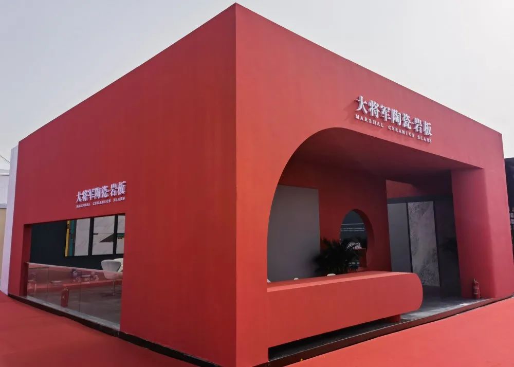 焦點(diǎn)！大將軍驚艷亮相雄安德維斯建博會，流量爆棚引圍觀！(圖2)