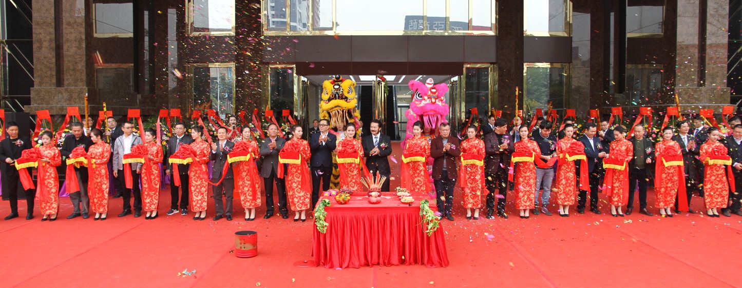 順勢(shì)突圍·破局騰飛丨大將軍陶瓷2018經(jīng)銷(xiāo)商年會(huì)暨總部開(kāi)業(yè)盛典成功舉辦！
(圖45)